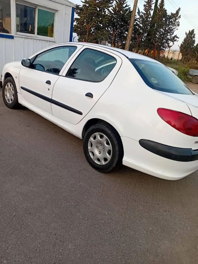 پژو ۲۰۶ صندوق دار v8 - 1397
