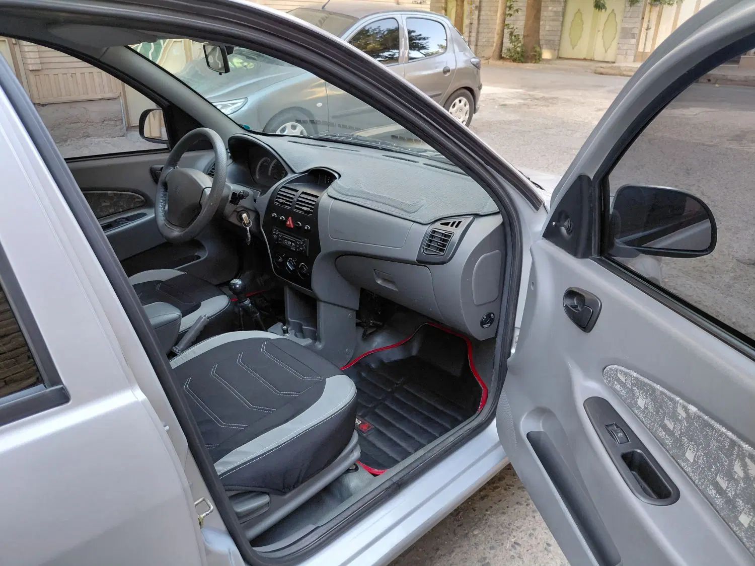 تیبا صندوق دار EX - 1395