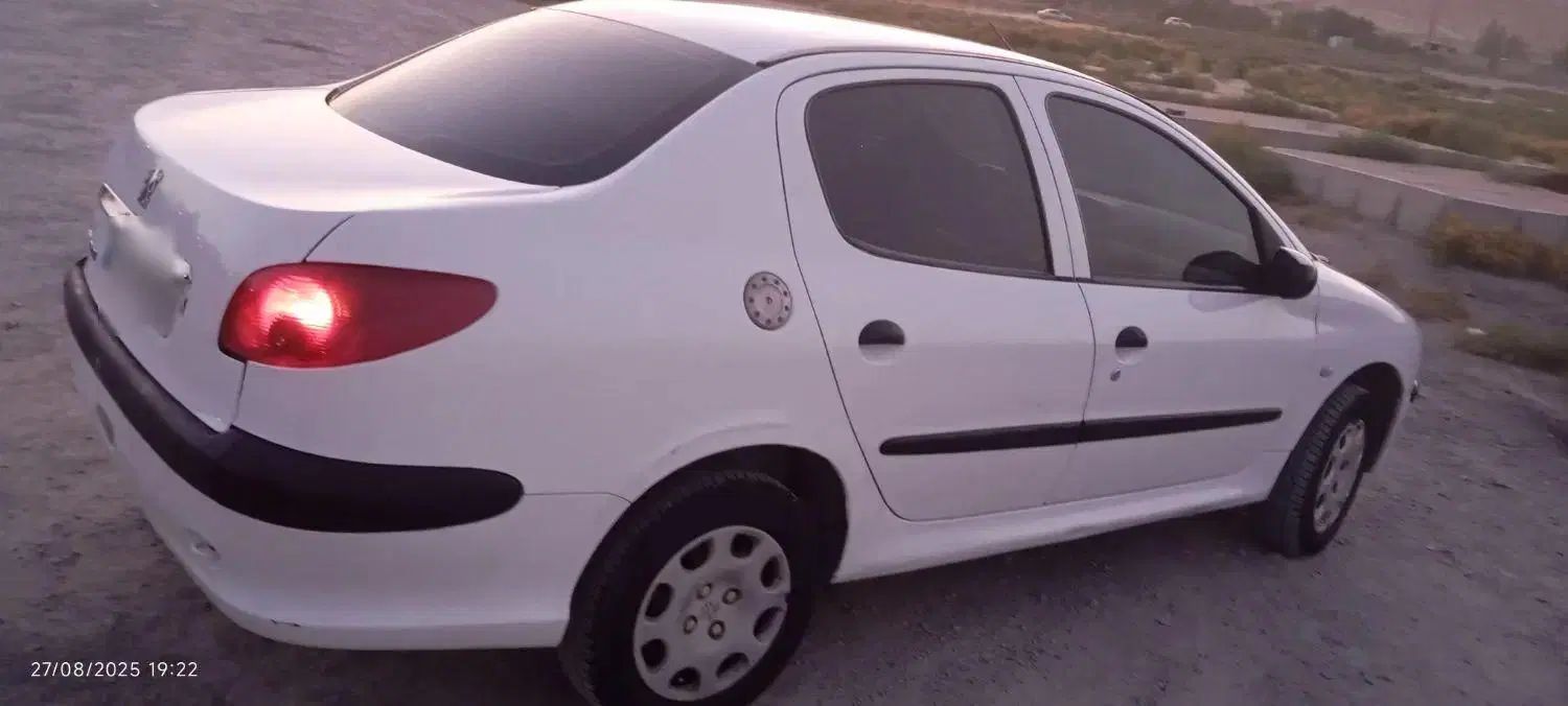 پژو ۲۰۶ صندوق دار v8 - 1390