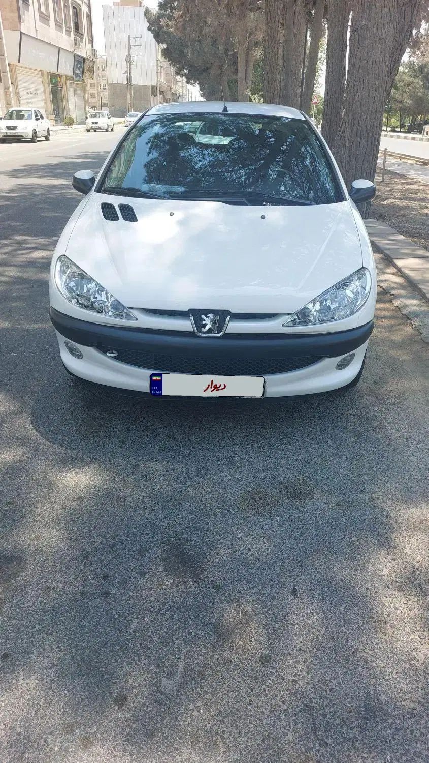 پژو ۲۰۶ صندوق دار v8 - 1396