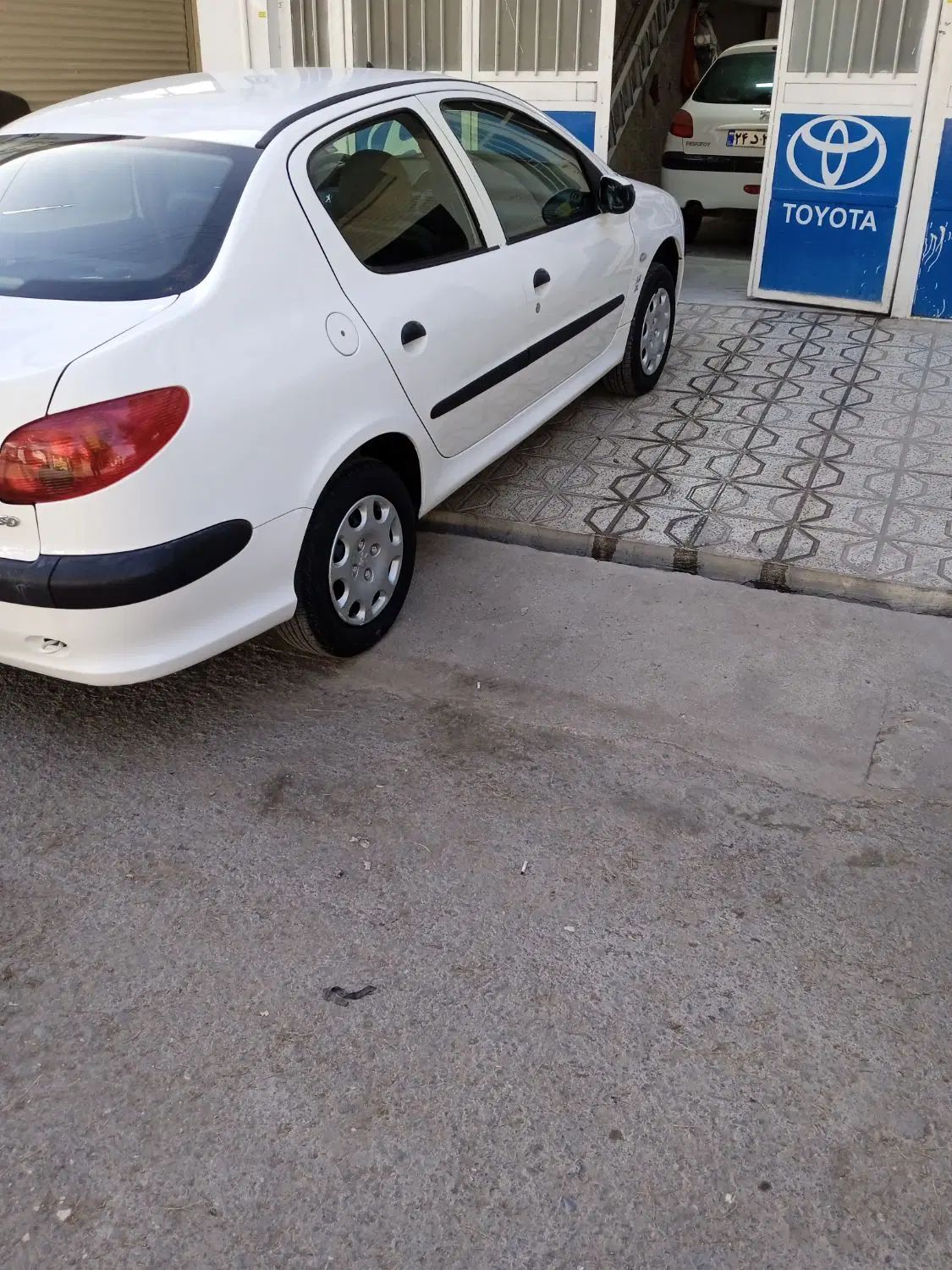 پژو ۲۰۶ صندوق دار v20 - 1390