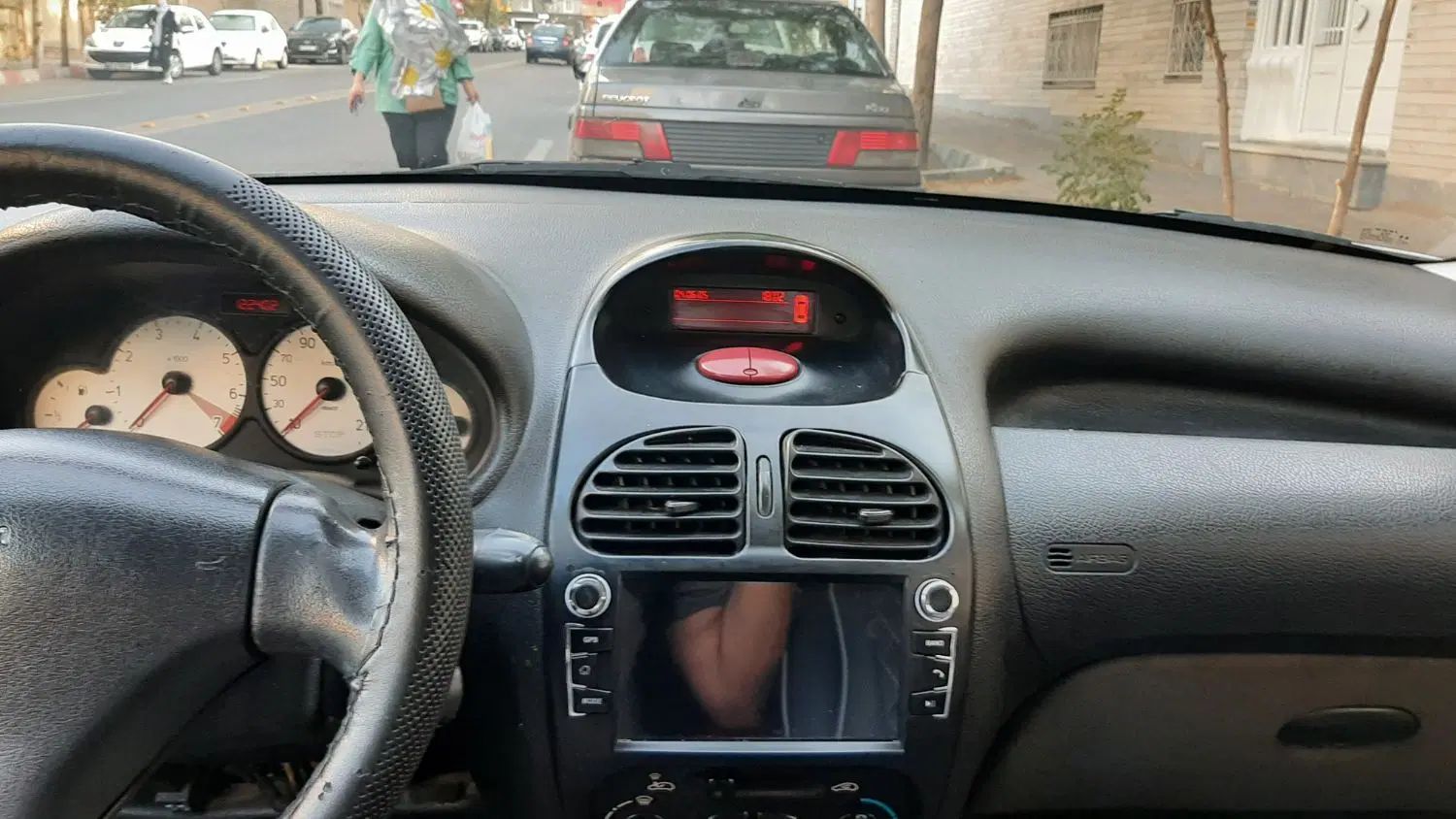 پژو ۲۰۶ صندوق دار v8 - 1393