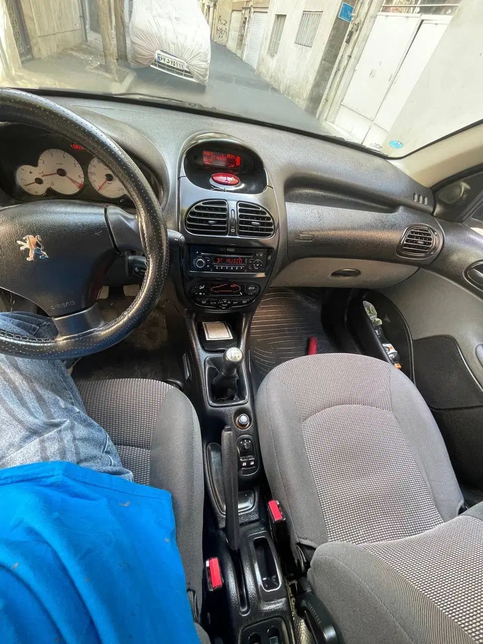 پژو ۲۰۶ صندوق دار v8 - 1395
