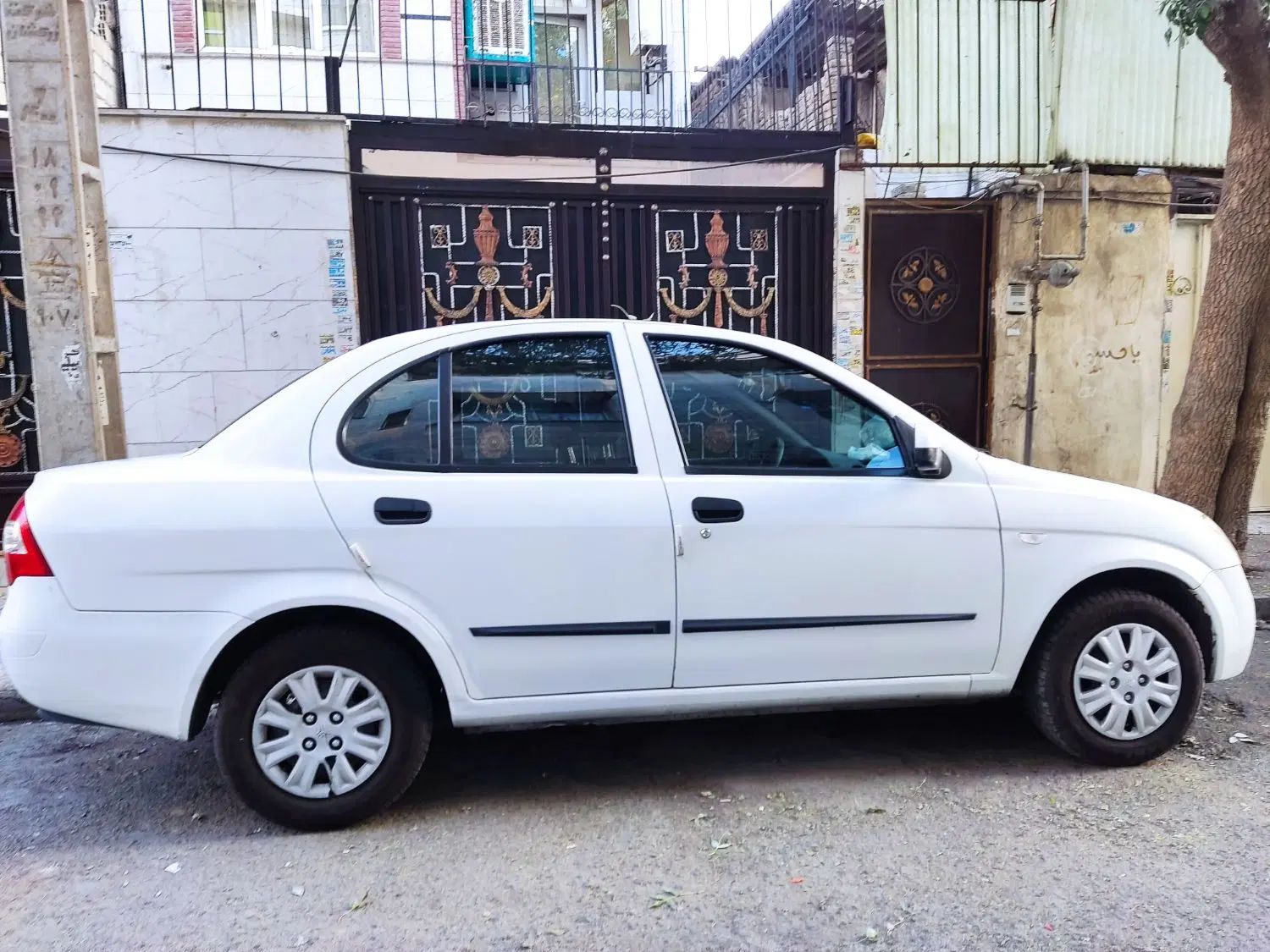 تیبا صندوق دار SX - 1398
