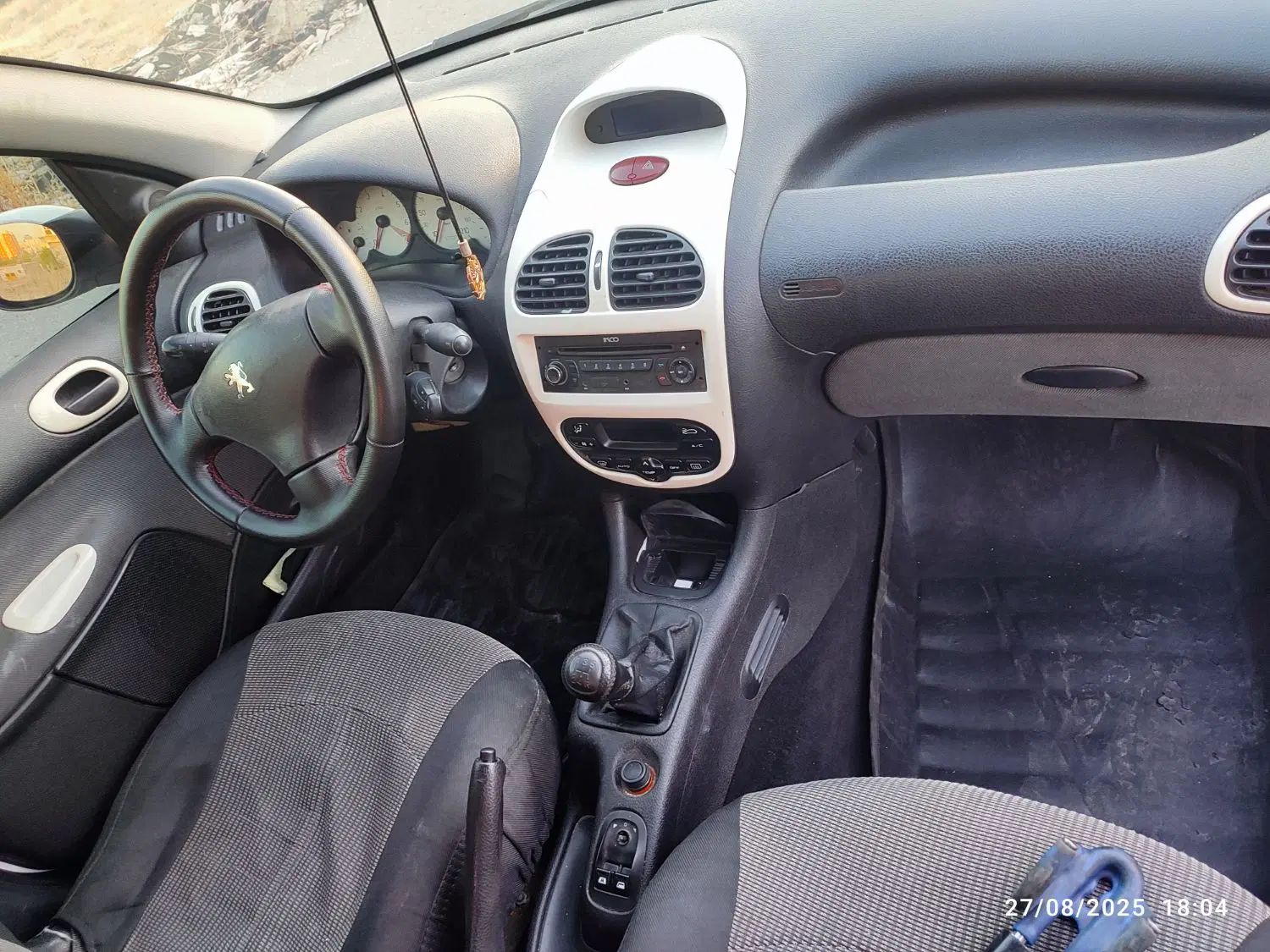 پژو ۲۰۶ صندوق دار v8 - 1395