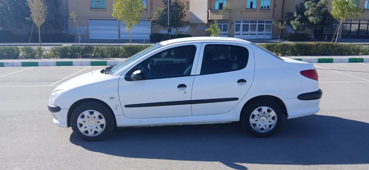 پژو ۲۰۶ صندوق دار v8 - 1396