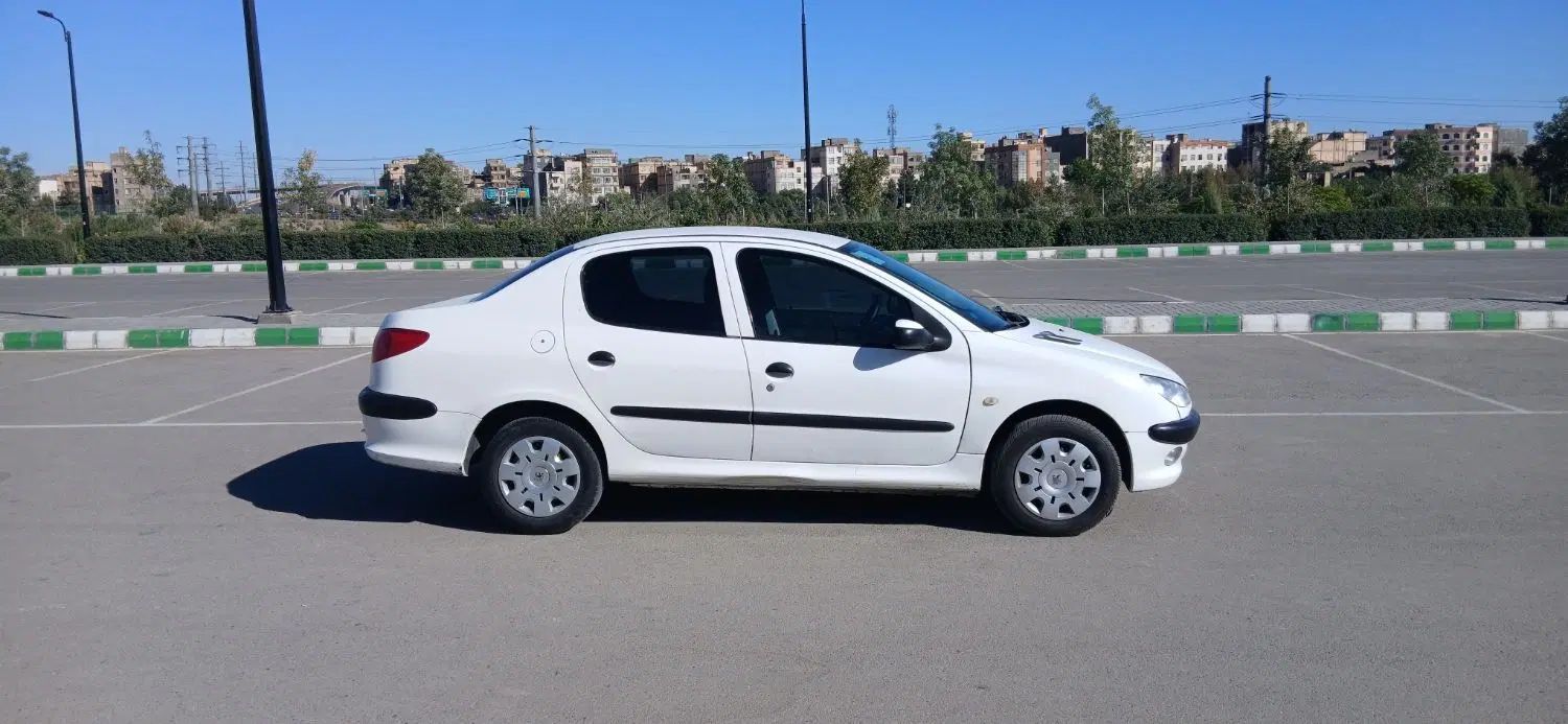 پژو ۲۰۶ صندوق دار v8 - 1396