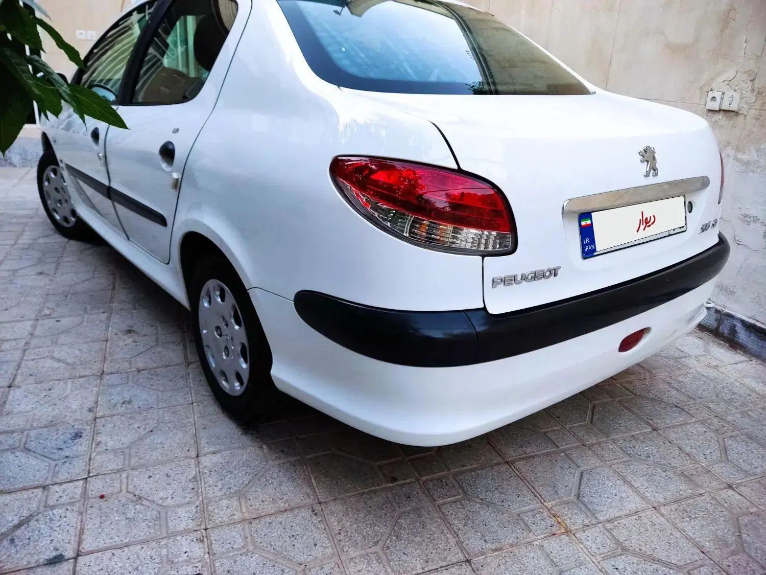 پژو ۲۰۶ صندوق دار v8 - 1390