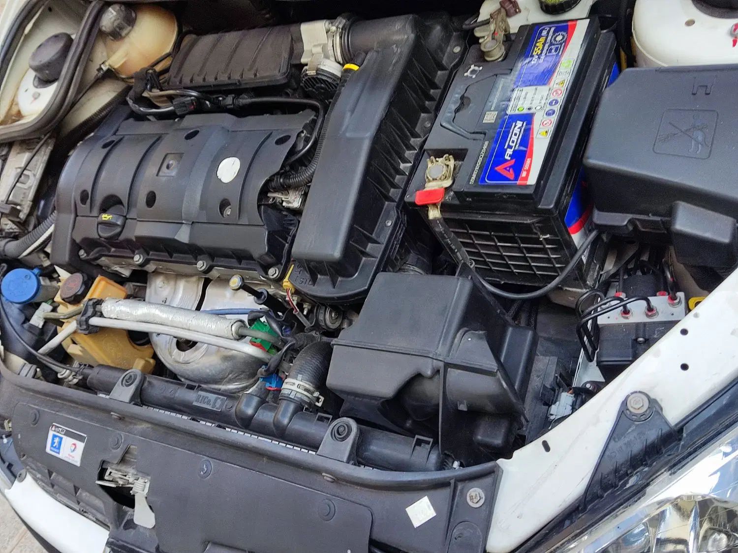 پژو ۲۰۶ صندوق دار v8 - 1390