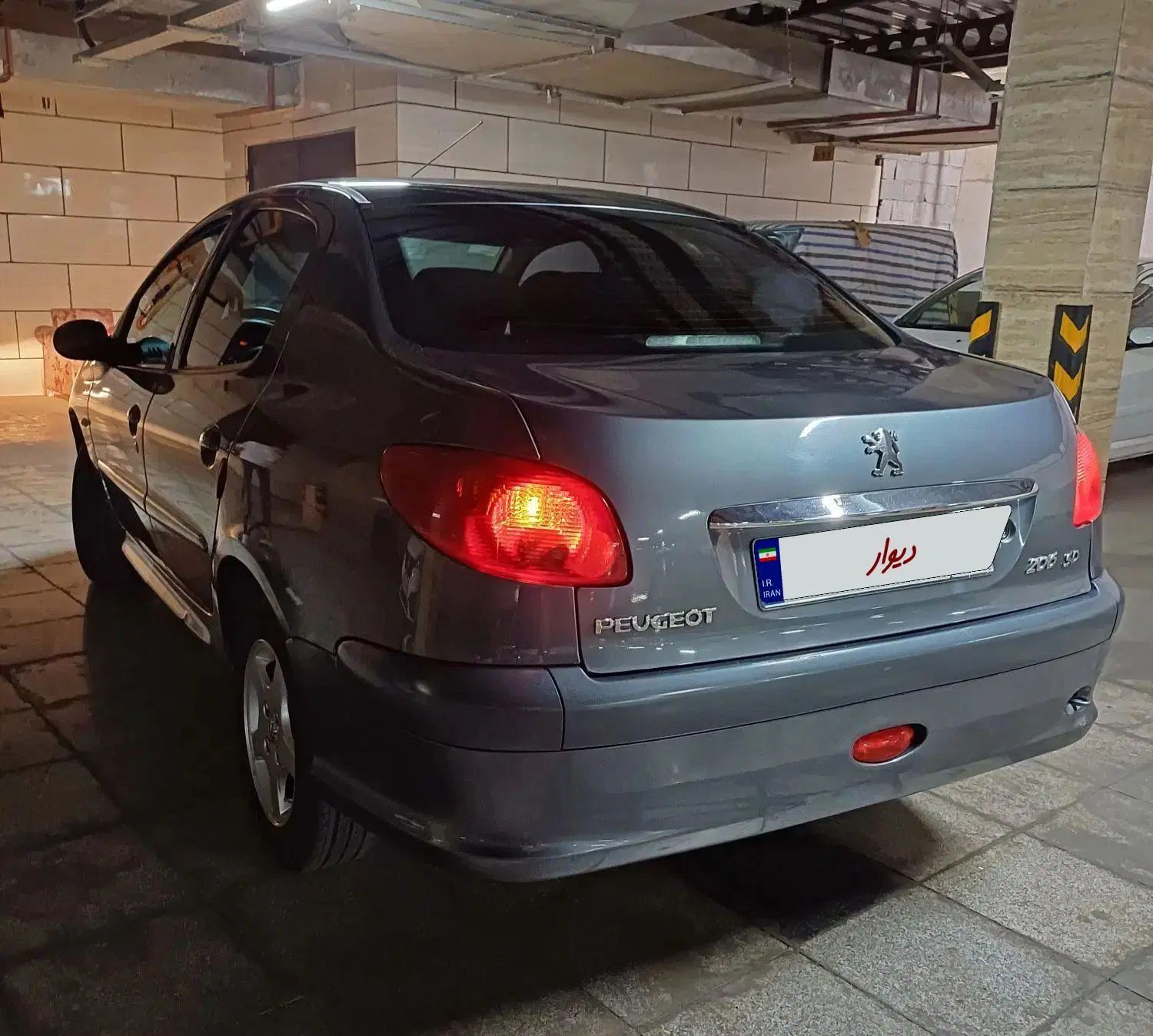 پژو ۲۰۶ صندوق دار v8 - 1390