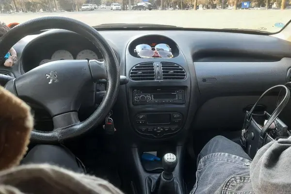 پژو ۲۰۶ صندوق دار v8 - 1393