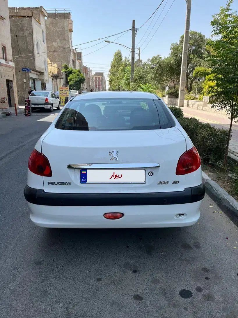 پژو ۲۰۶ صندوق دار v8 - 1396