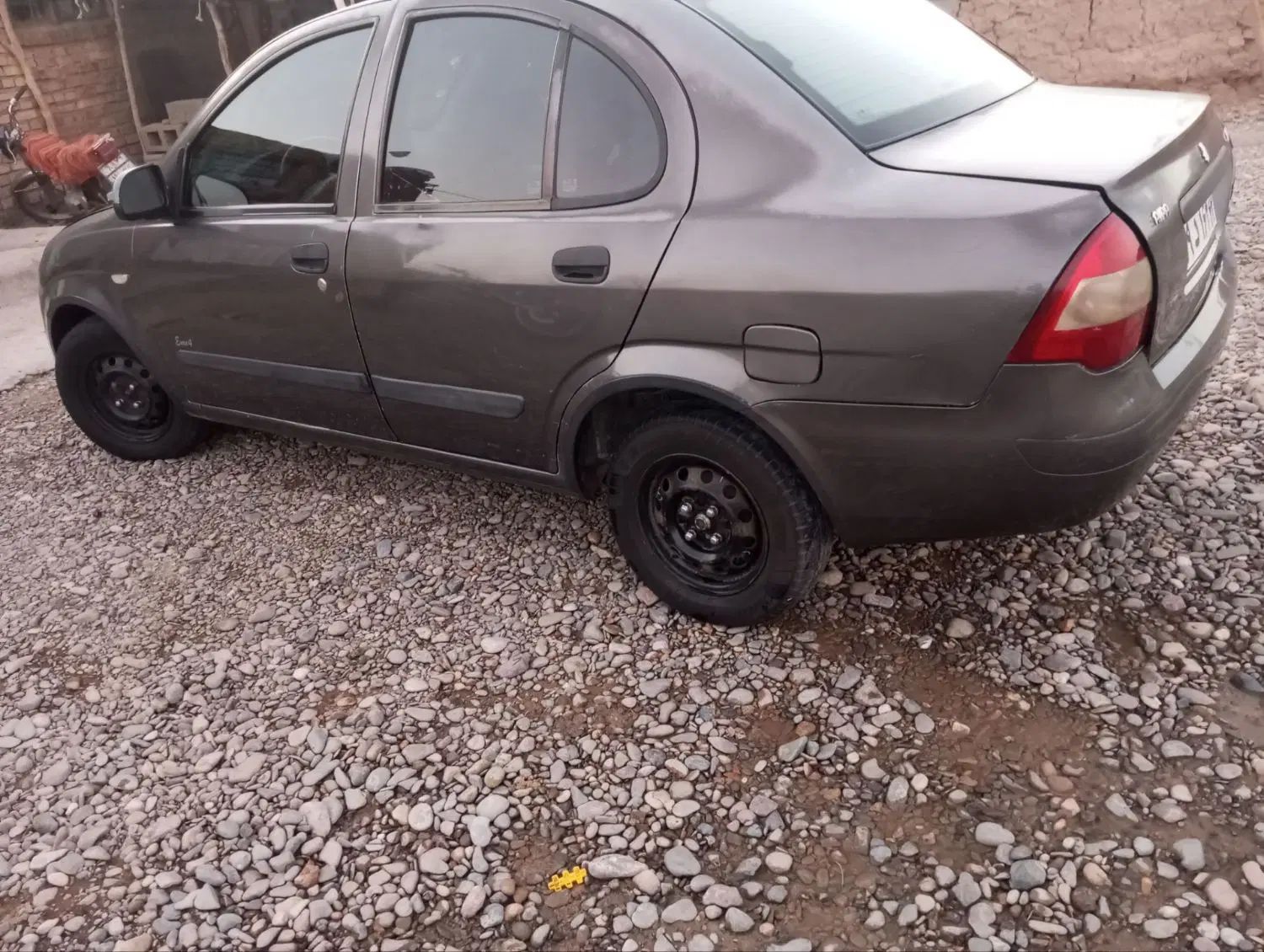 تیبا صندوق دار SL - 1392