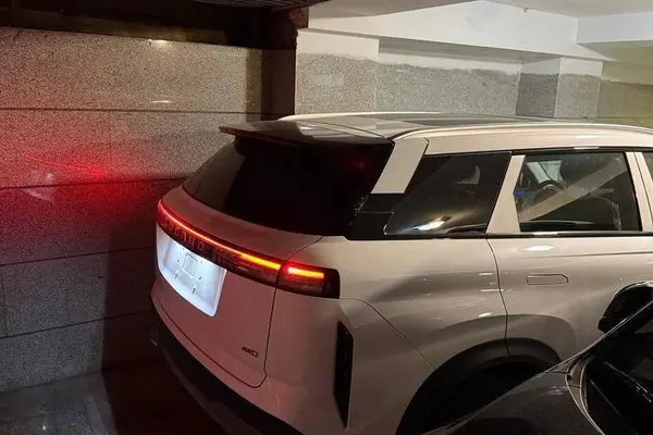 خودرو لوکانو، L7 آگهی ann_20300968