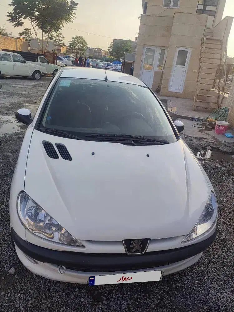 پژو ۲۰۶ صندوق دار v8 - 1396