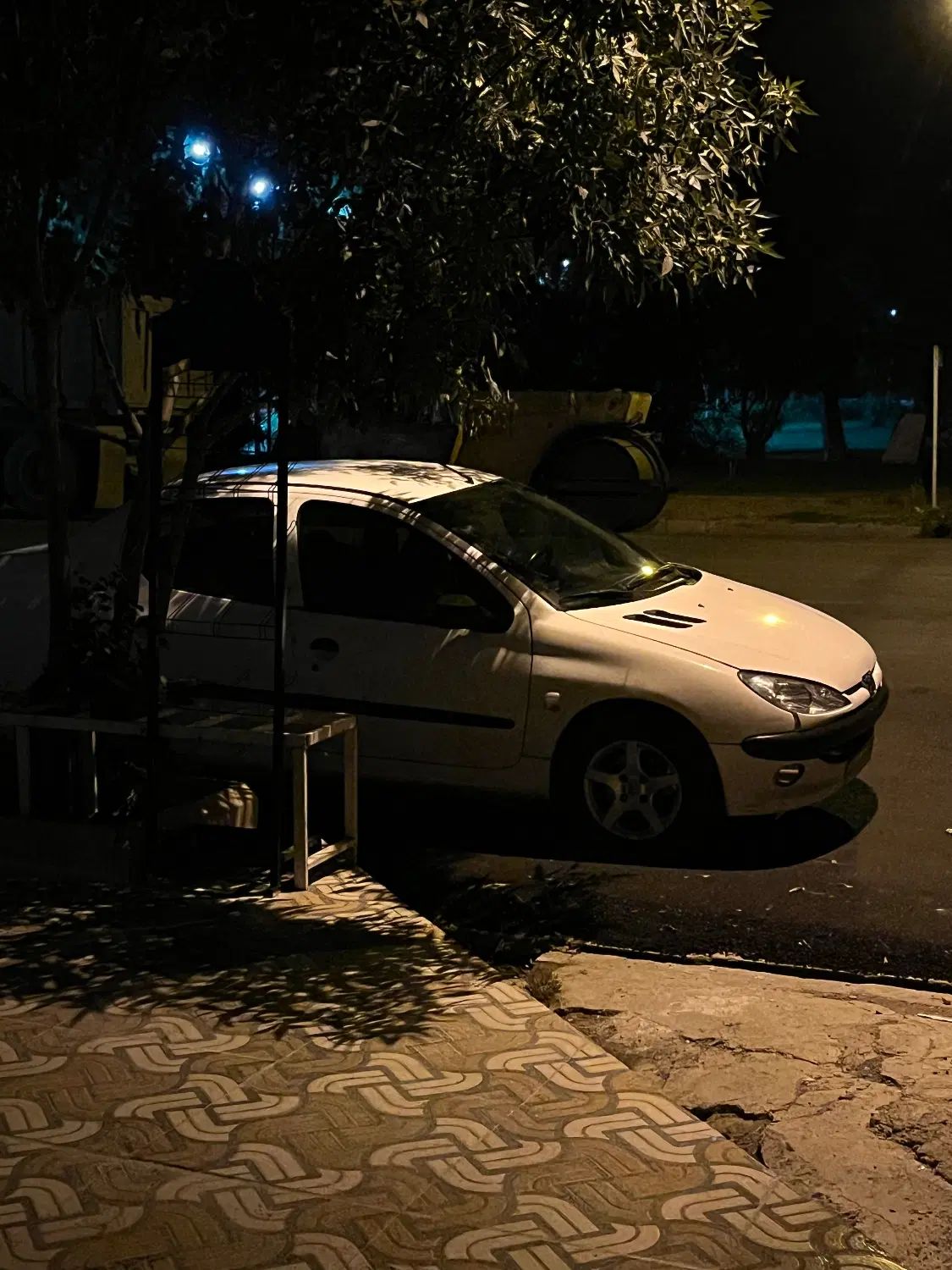 پژو ۲۰۶ صندوق دار v8 - 1390