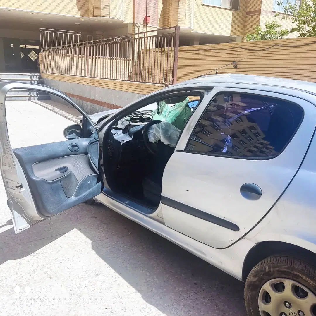 پژو ۲۰۶ صندوق دار v8 - 1391