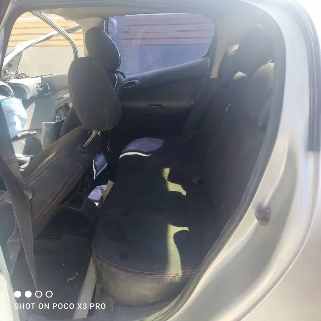 پژو ۲۰۶ صندوق دار v8 - 1391