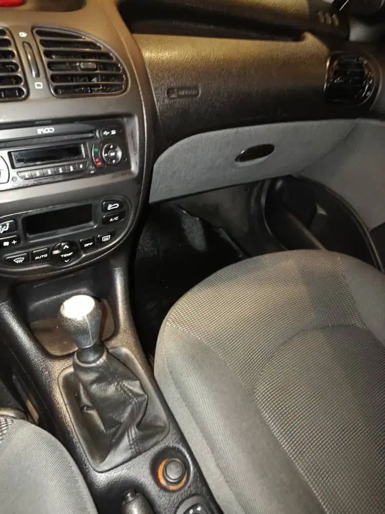 پژو ۲۰۶ صندوق دار v8 - 1397