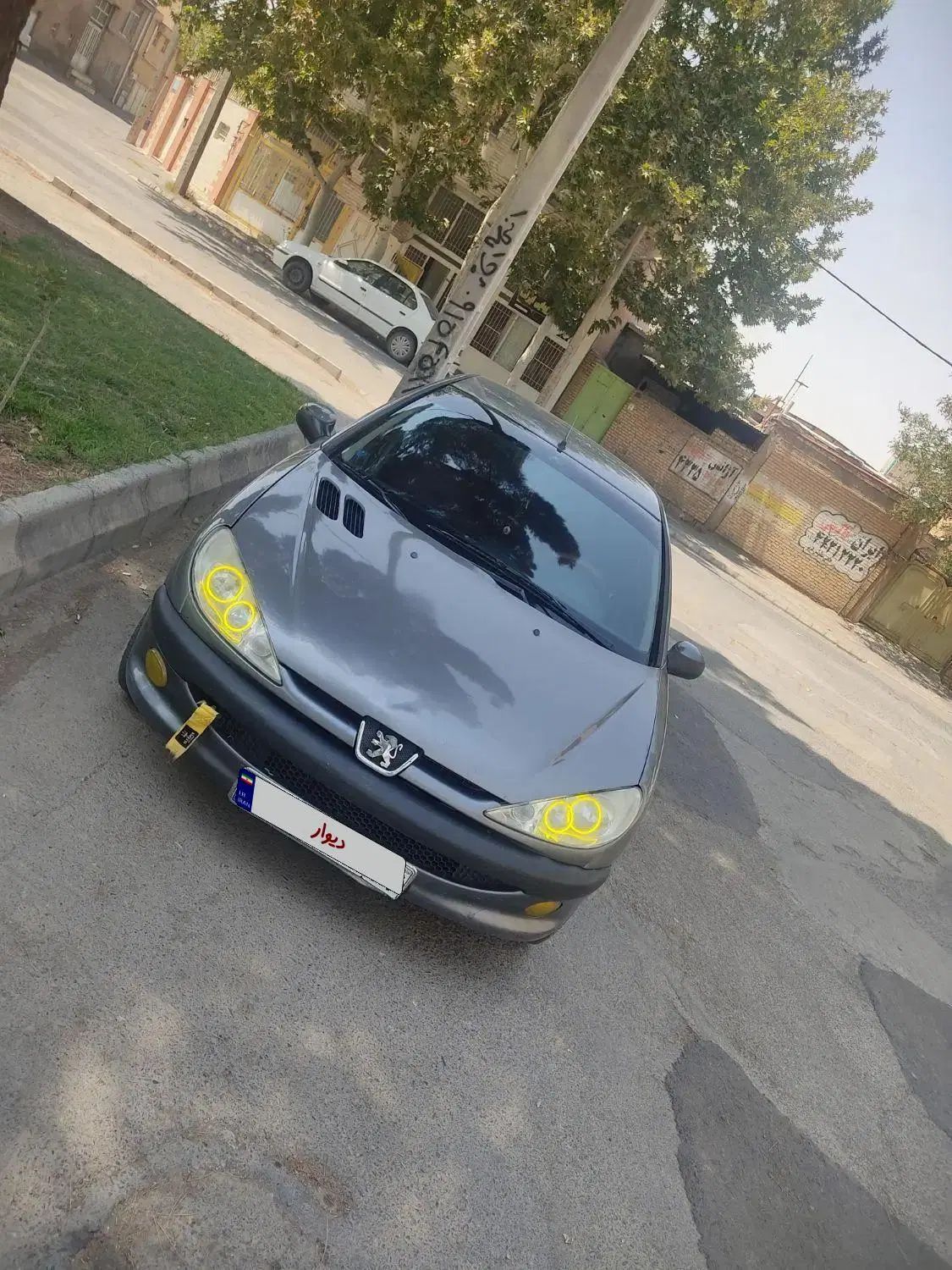 پژو ۲۰۶ صندوق دار v8 - 1393