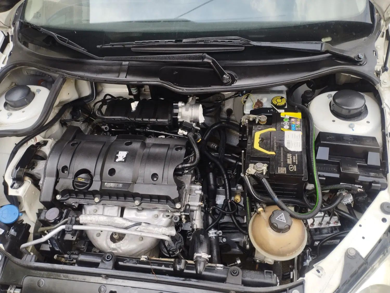 پژو ۲۰۶ صندوق دار v8 - 1395