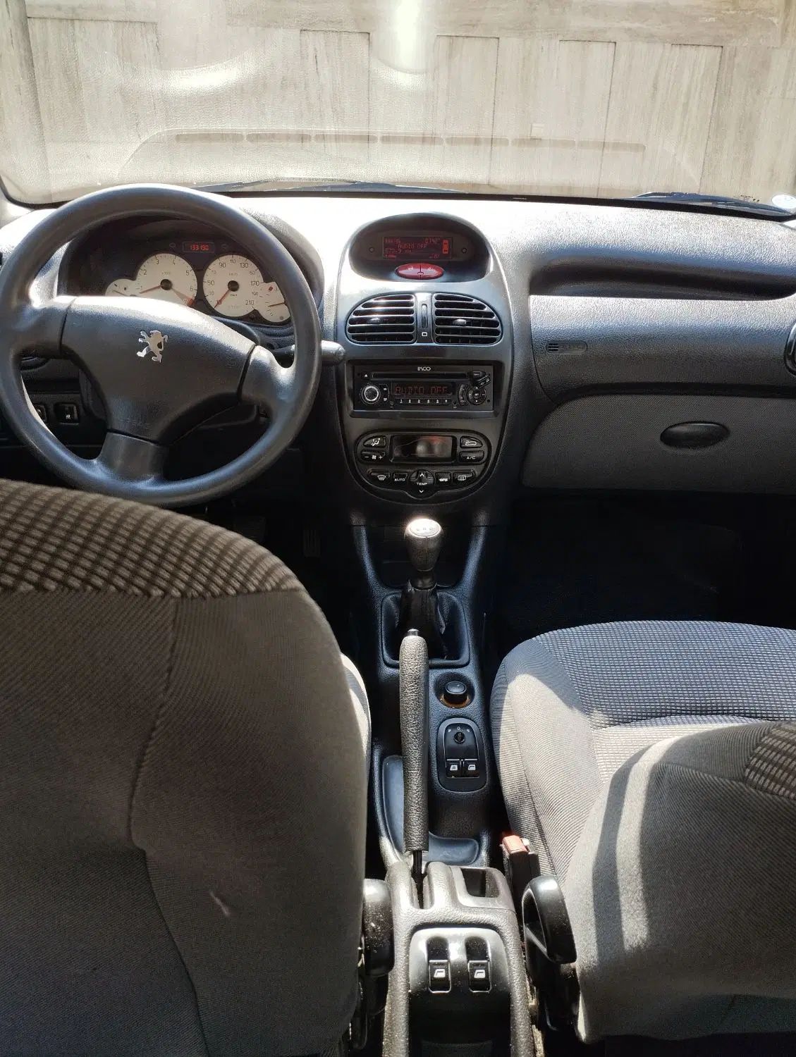 پژو ۲۰۶ صندوق دار v8 - 1396