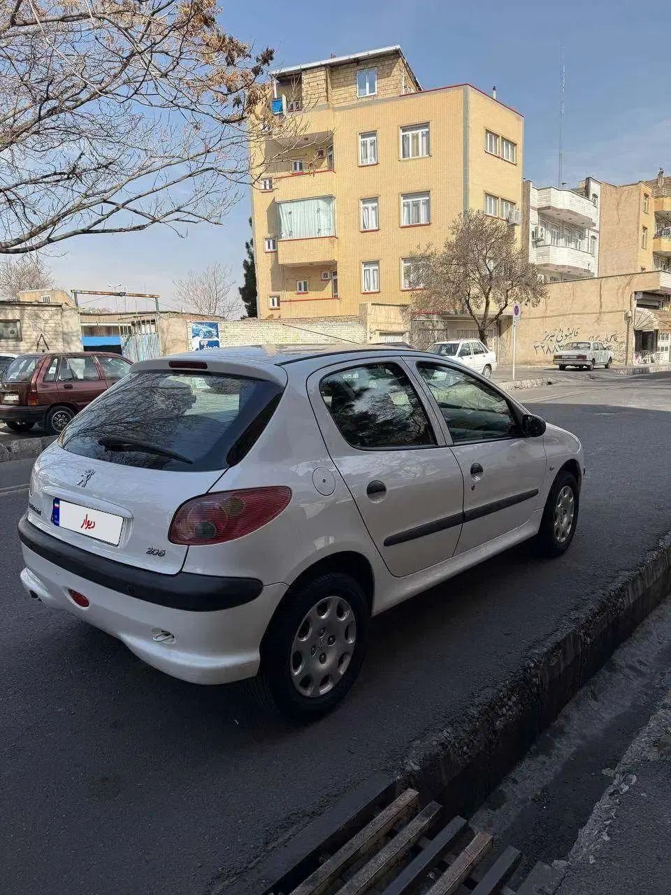 پژو 206 تیپ 2 - 1396