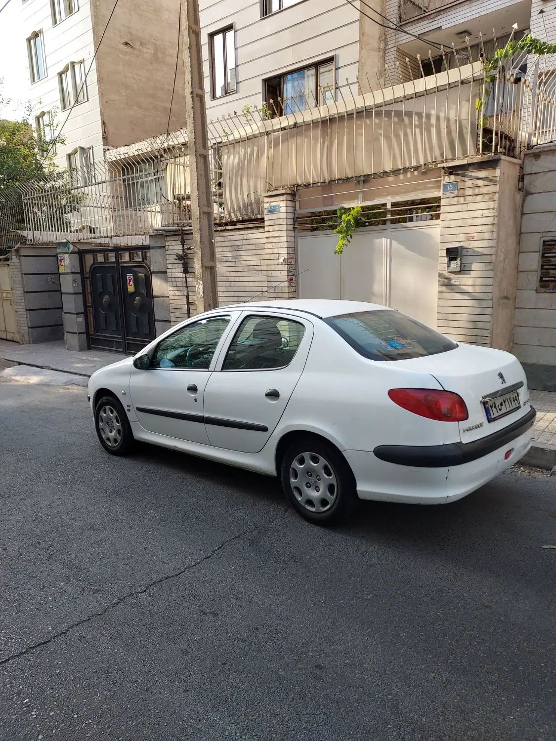 پژو ۲۰۶ صندوق دار v8 - 1394