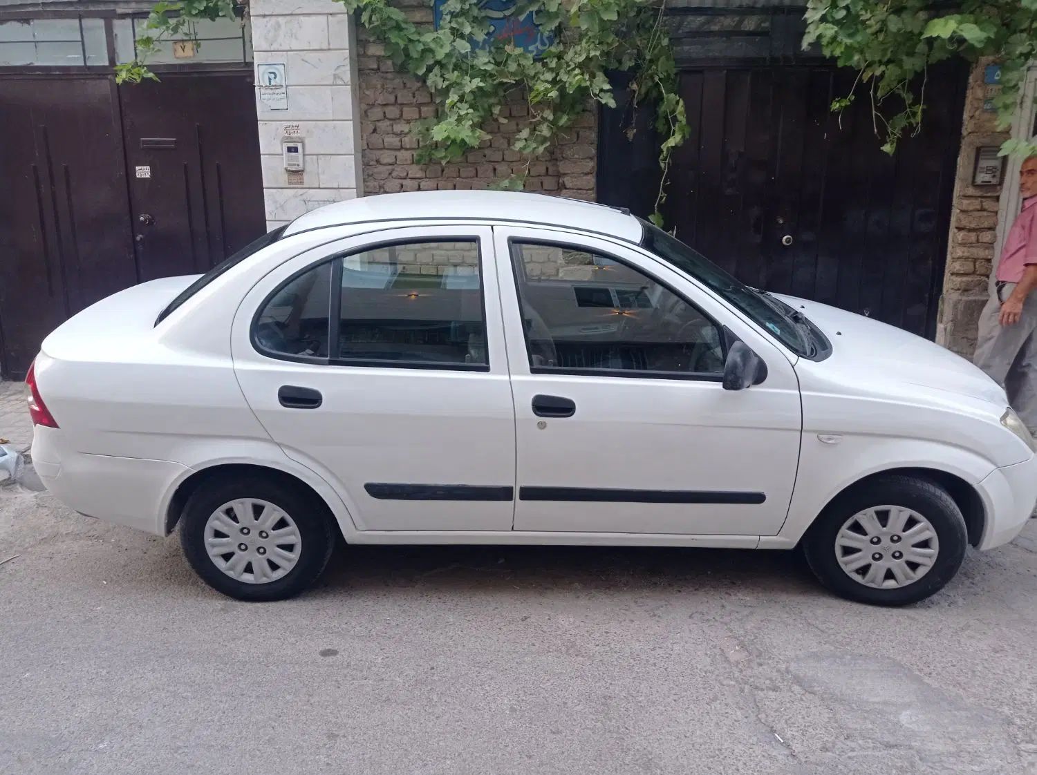 تیبا صندوق دار SL - 1390