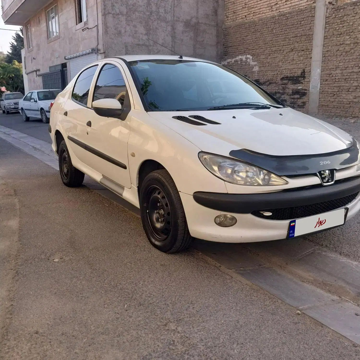 پژو ۲۰۶ صندوق دار v8 - 1396