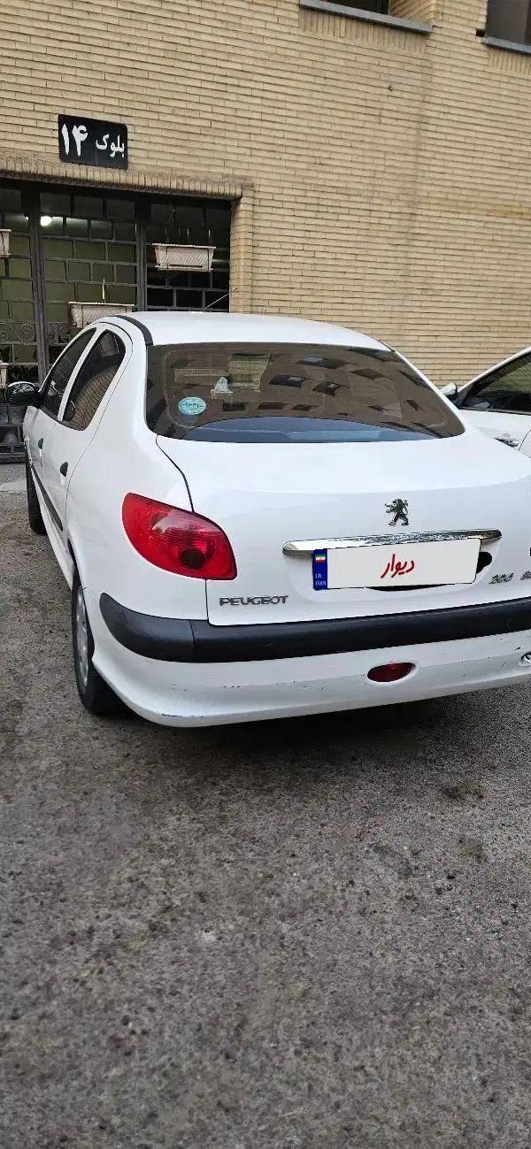 پژو ۲۰۶ صندوق دار v8 - 1399
