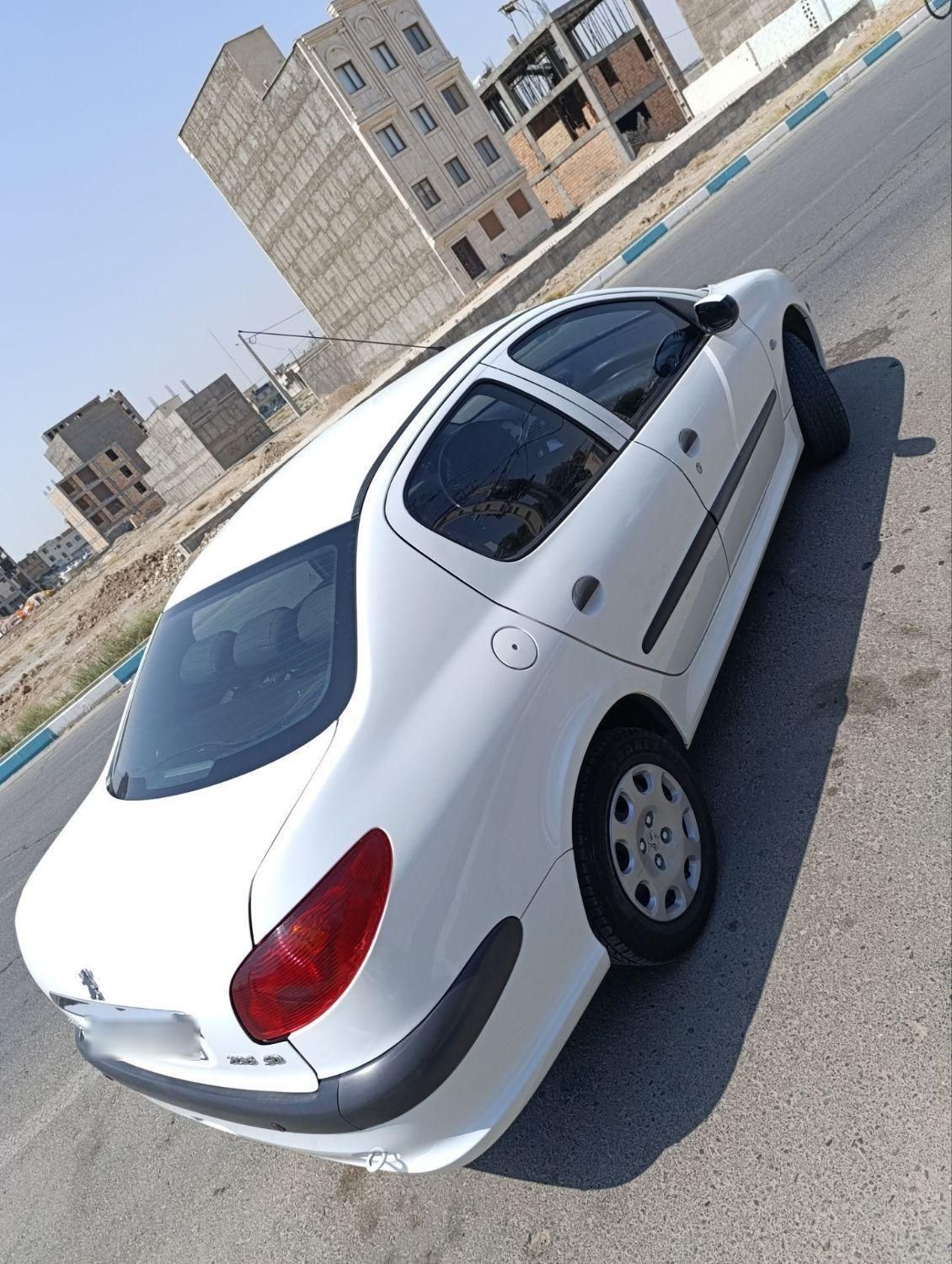 پژو ۲۰۶ صندوق دار v8 - 1399