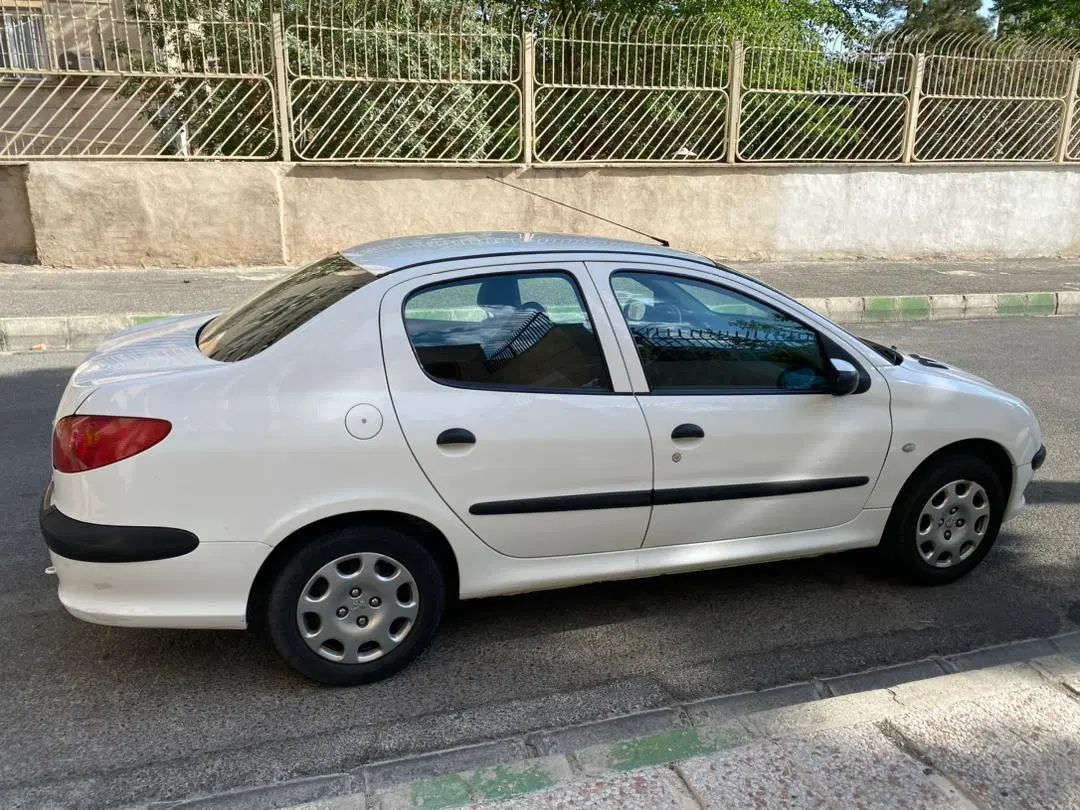 پژو ۲۰۶ صندوق دار v8 - 1395
