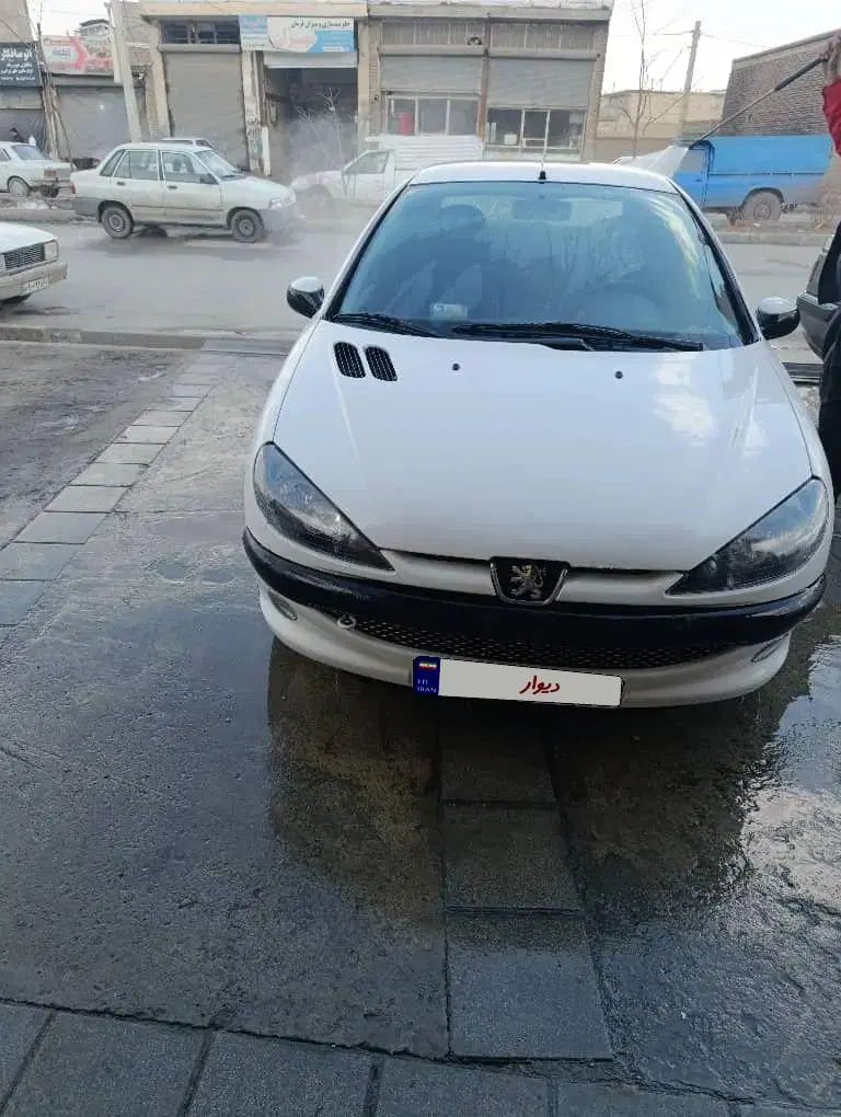 پژو ۲۰۶ صندوق دار v8 - 1394