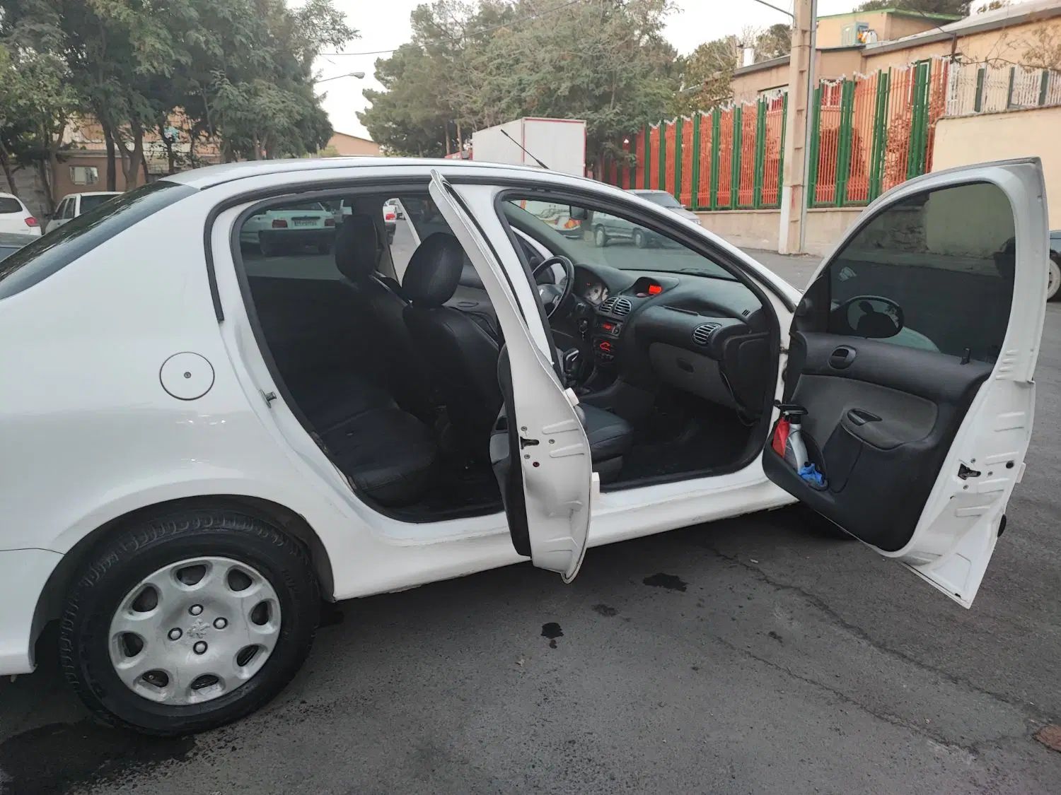 پژو ۲۰۶ صندوق دار v8 - 1395
