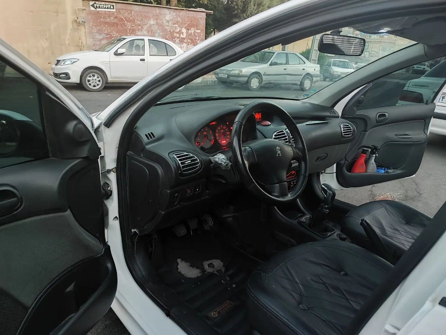 پژو ۲۰۶ صندوق دار v8 - 1395