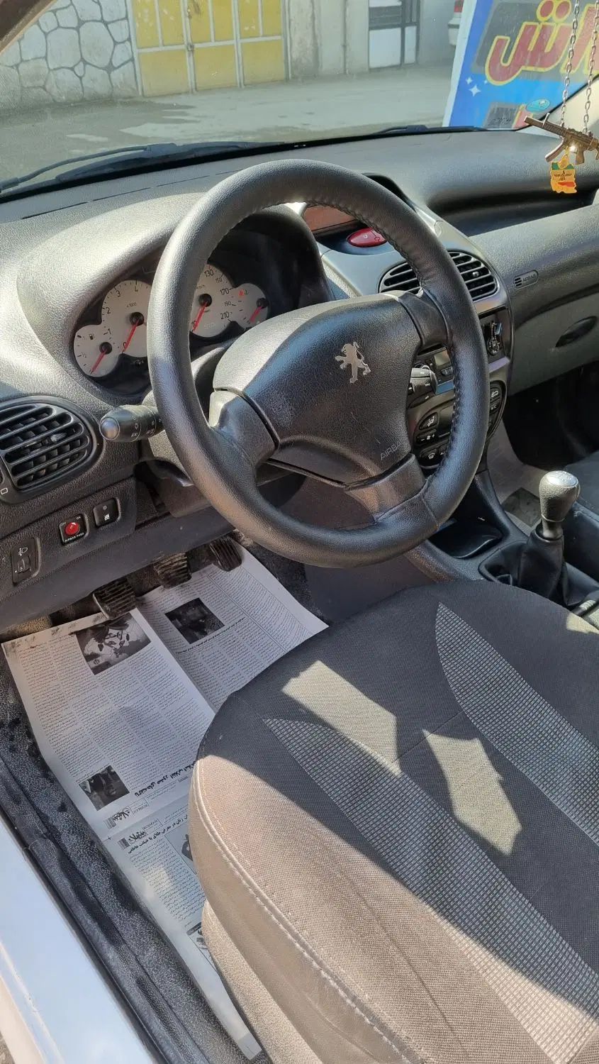 پژو ۲۰۶ صندوق دار v8 - 1397