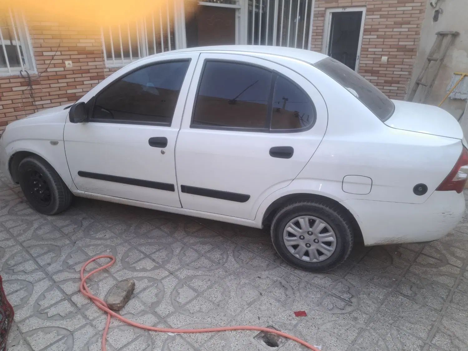 تیبا صندوق دار SX - 1393