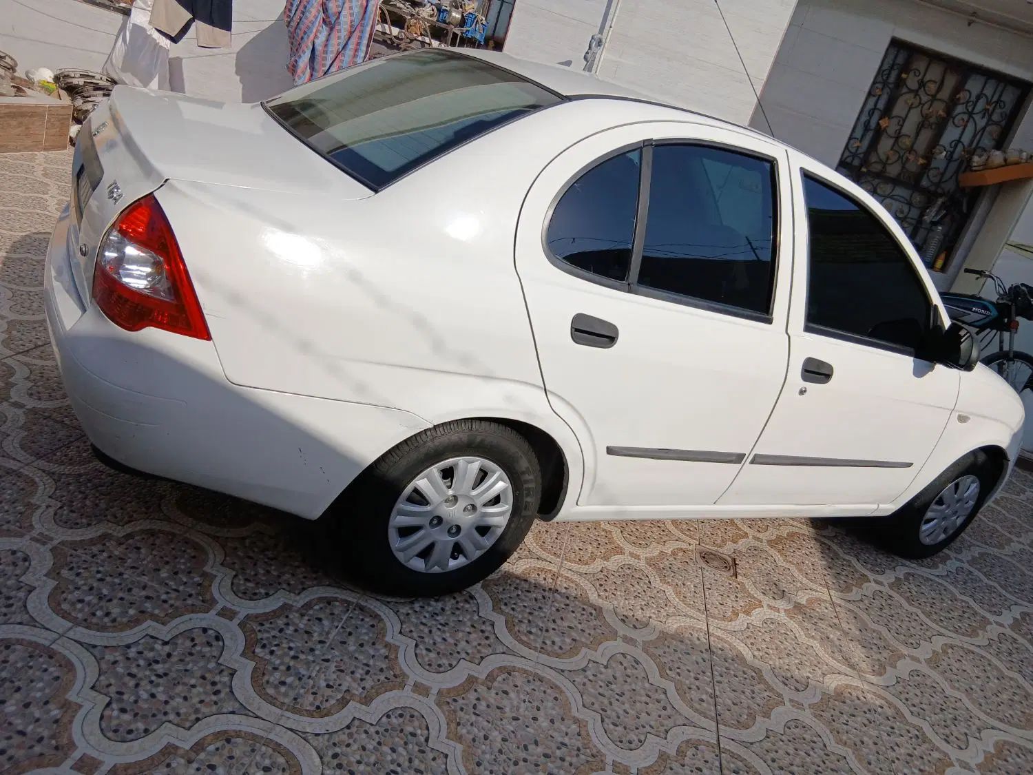 تیبا صندوق دار SX - 1400