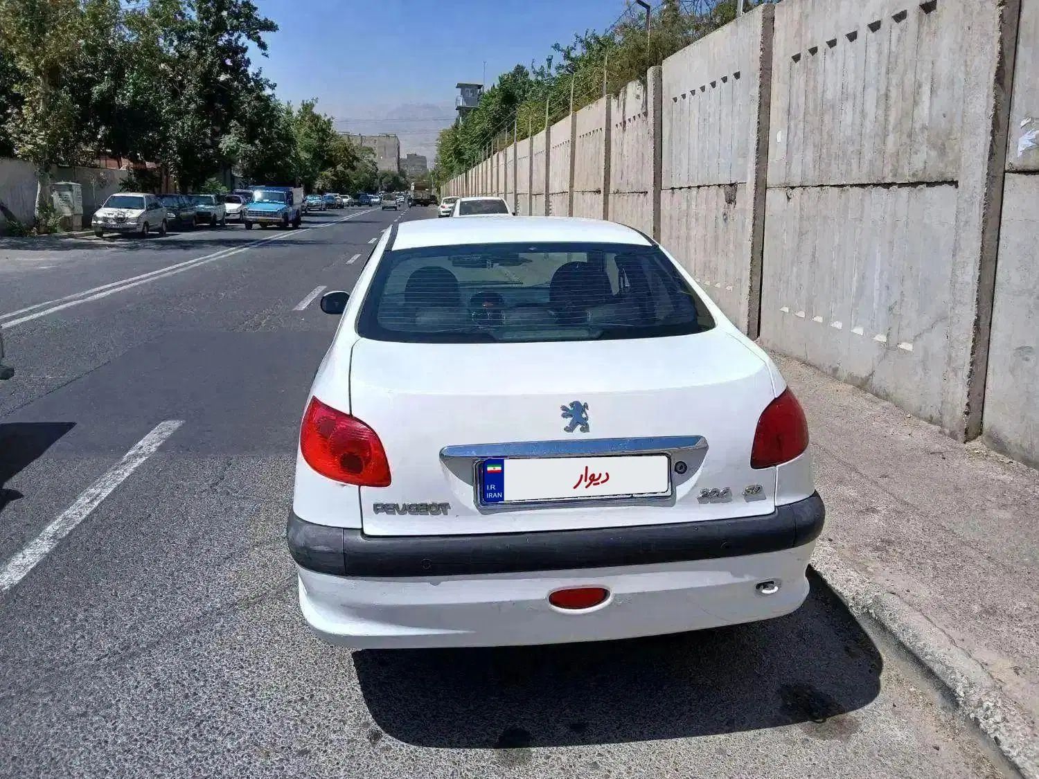 پژو ۲۰۶ صندوق دار v8 - 1395