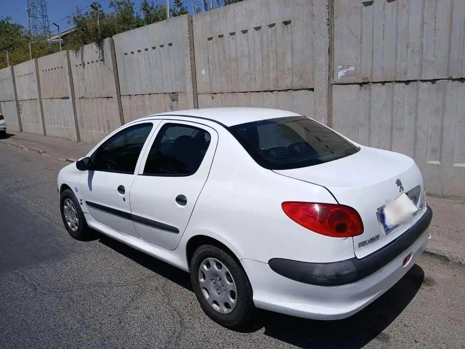 پژو ۲۰۶ صندوق دار v8 - 1395