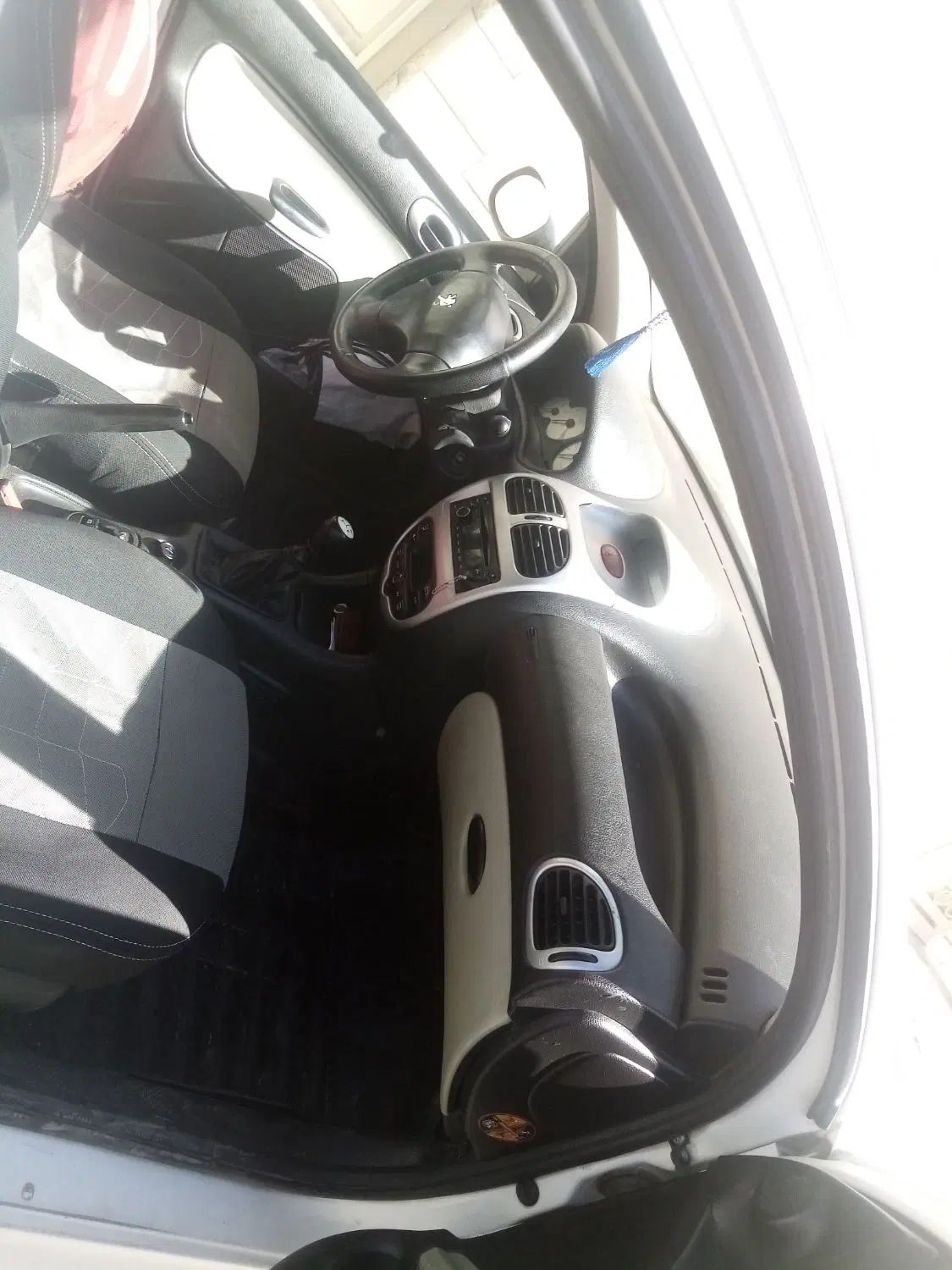 پژو ۲۰۶ صندوق دار v8 - 1390