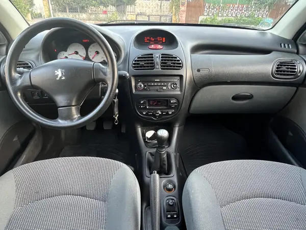 پژو ۲۰۶ صندوق دار v8 - 1399