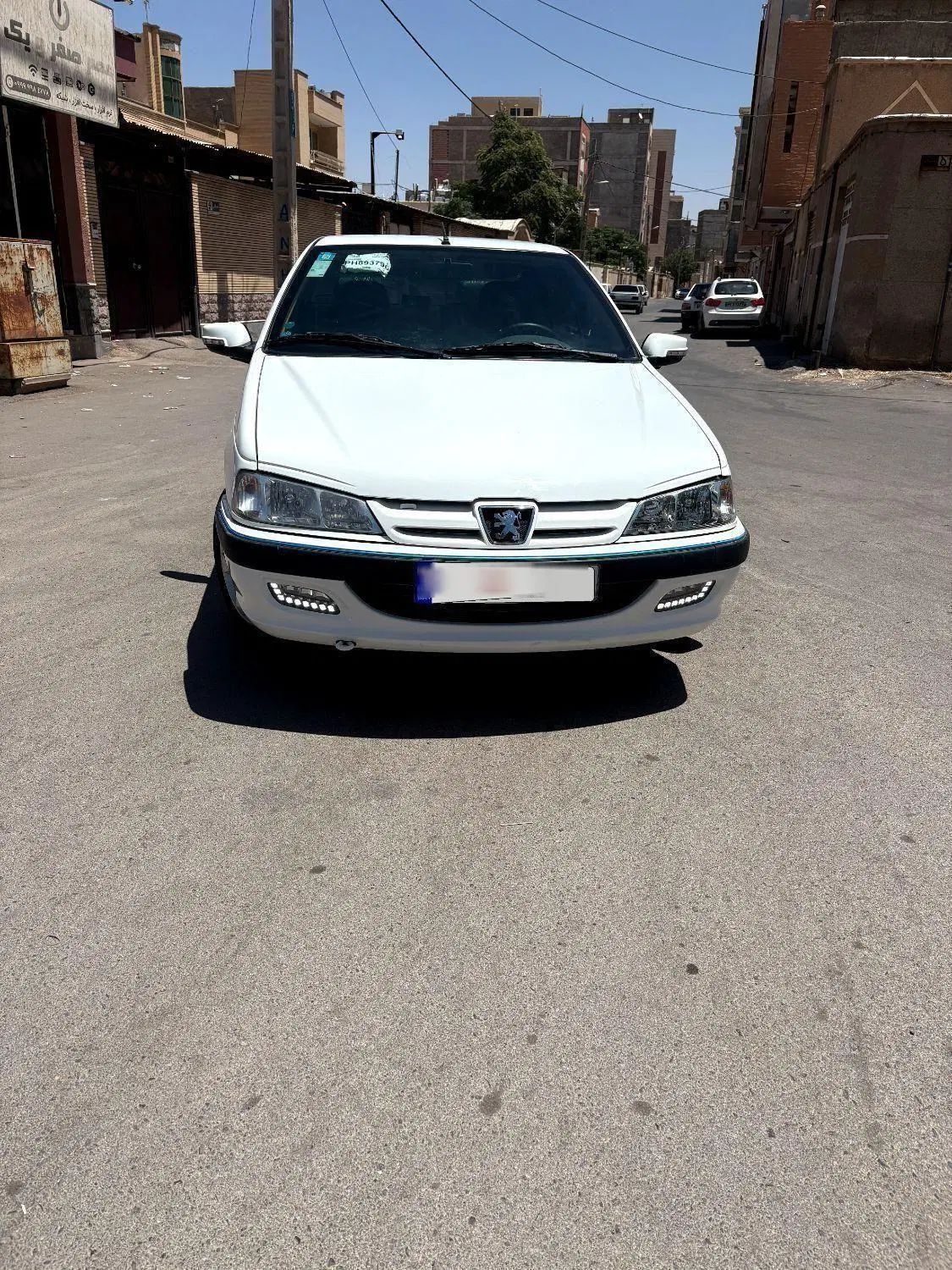 پژو پارس XU7P - 1402