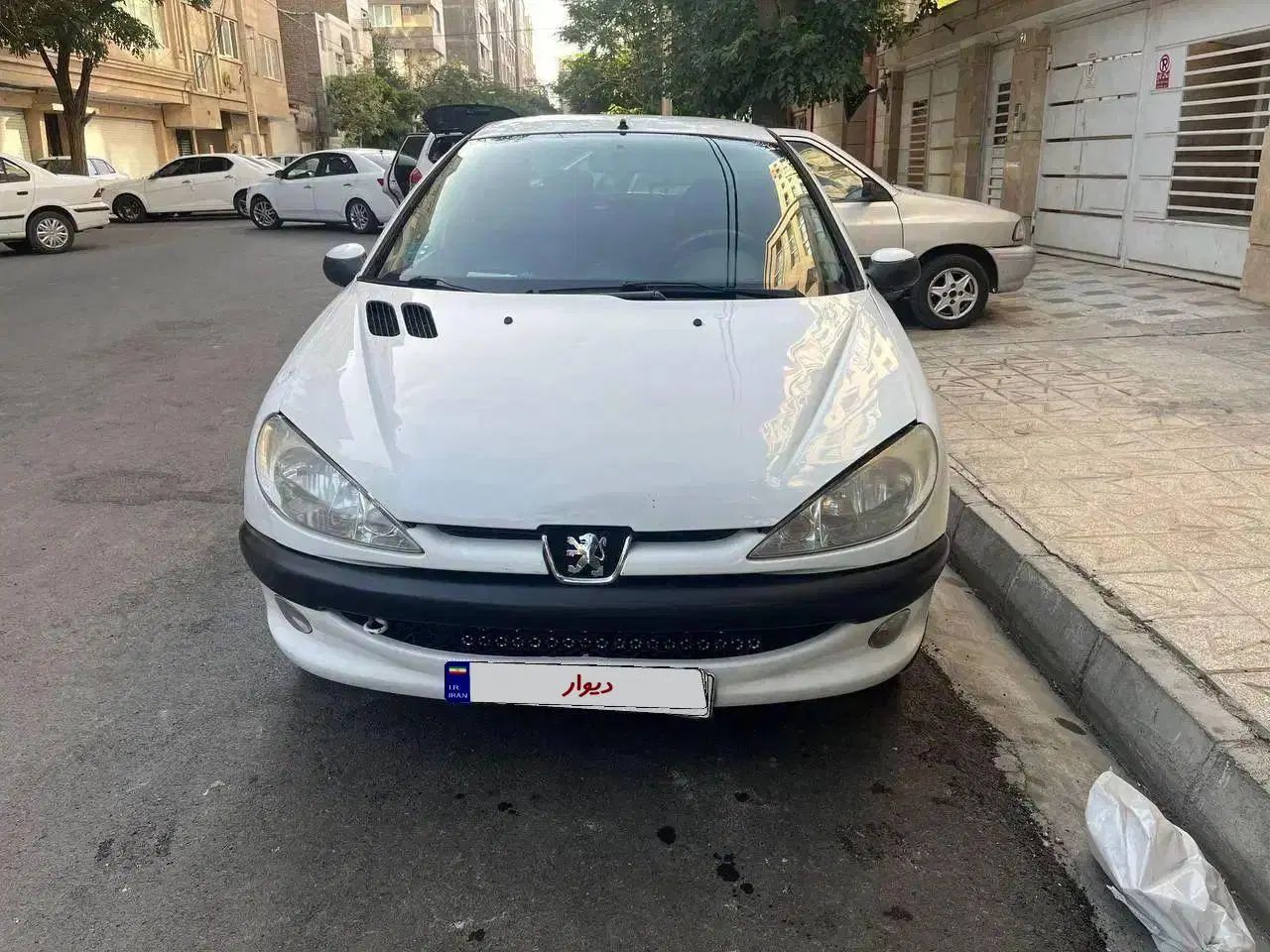 پژو ۲۰۶ صندوق دار v8 - 1392