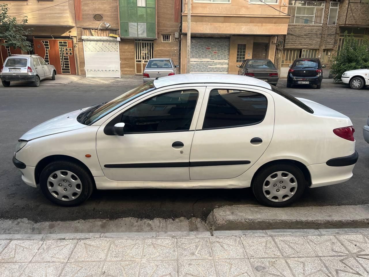پژو ۲۰۶ صندوق دار v8 - 1392