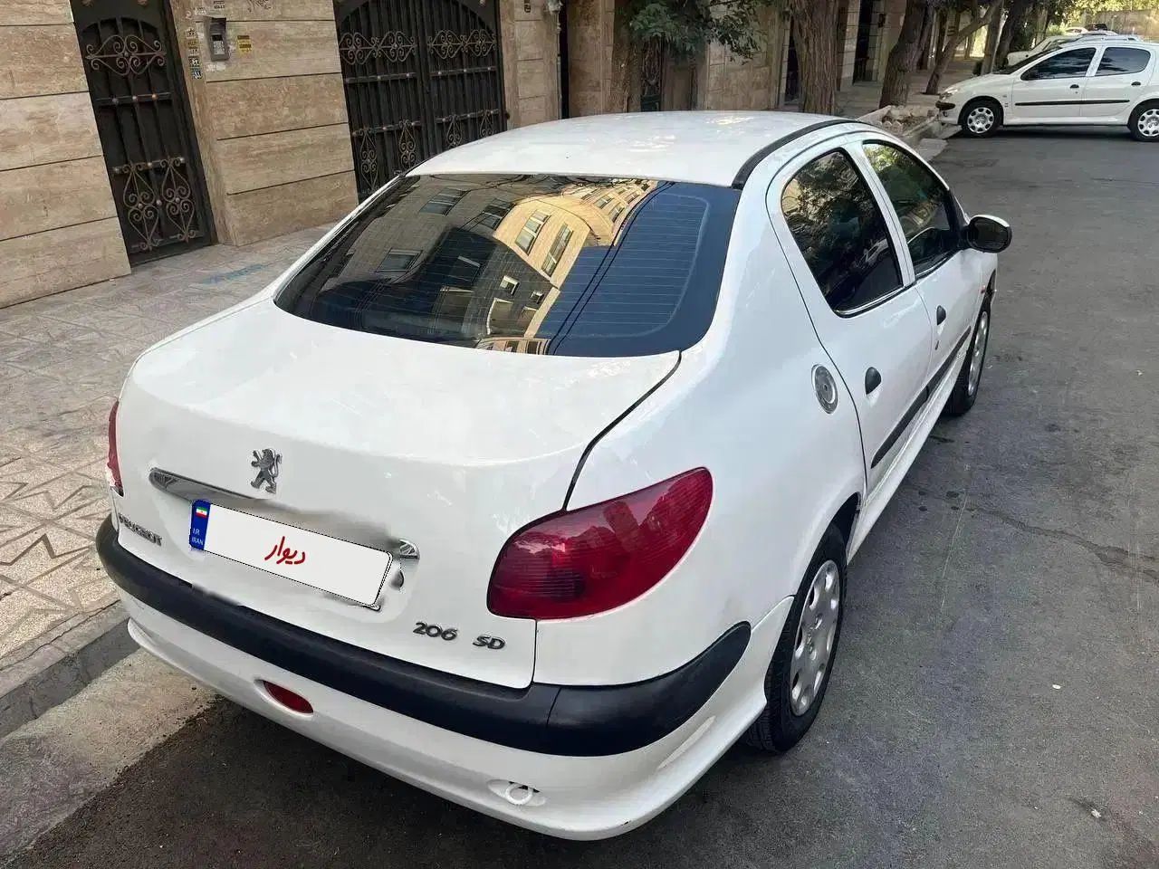 پژو ۲۰۶ صندوق دار v8 - 1392