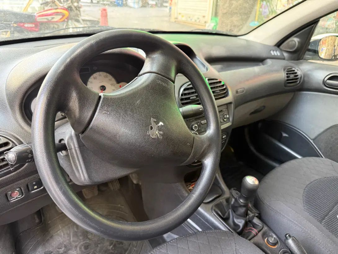 پژو ۲۰۶ صندوق دار v8 - 1396