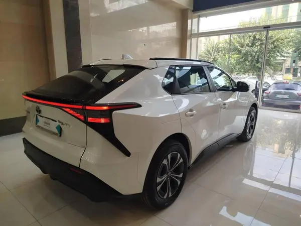 تویوتا bZ4X FWD پرو - 2024