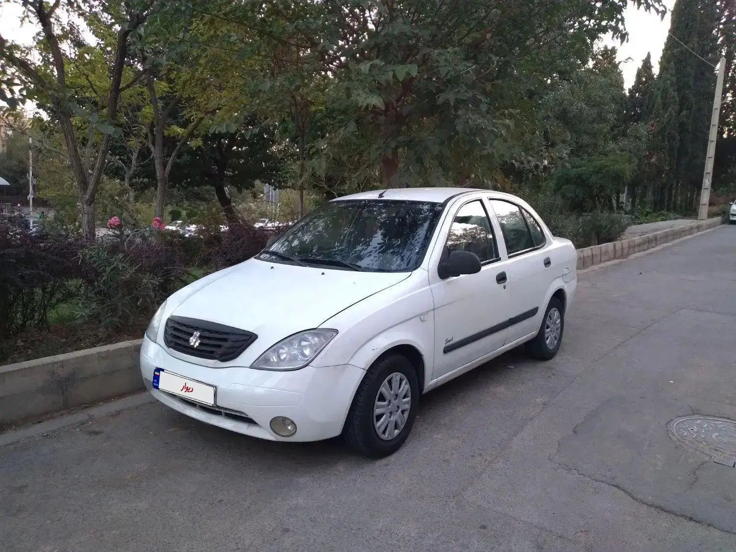 تیبا صندوق دار SX - 1392